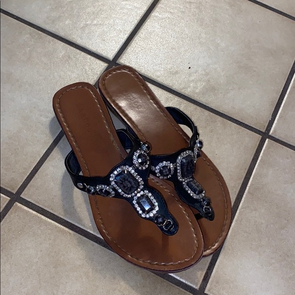 sandals - Picture 2 of 4